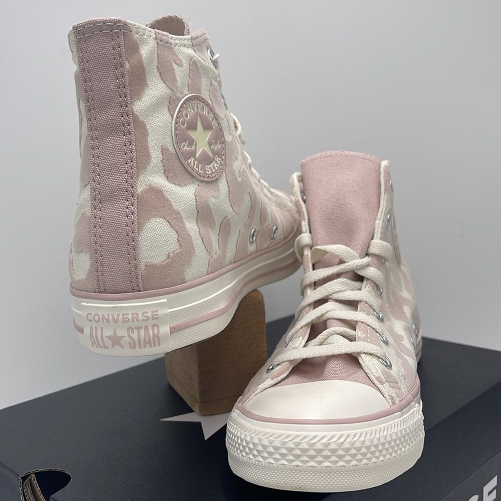 Converse Kids A10047F
CTAS HI
EGRET/FLUSH STONE/EGRET Sneakers - Picture 9 of 16